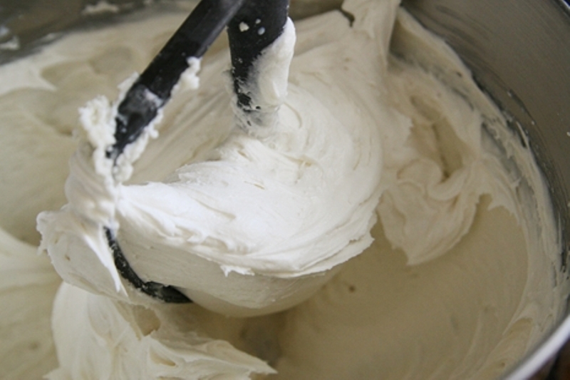 The Best Homemade Buttercream Icing – Cooking AMOUR