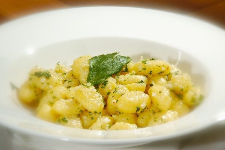 Lemon Gnocchi with Spinach Cooking AMOUR